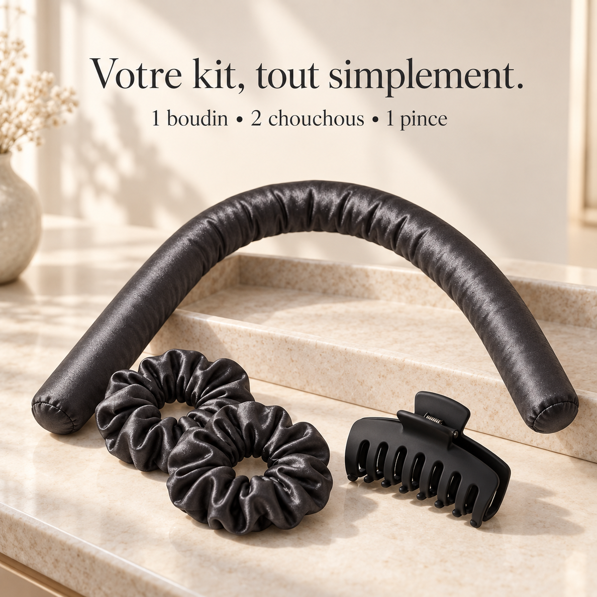 Contenu du kit : un boudin en satin, deux chouchous et une pince